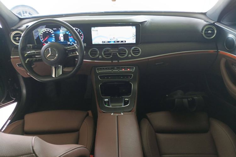 Used Mercedes-Benz E-Class 2021 Facelift E 260 L Sport Edition Center Console