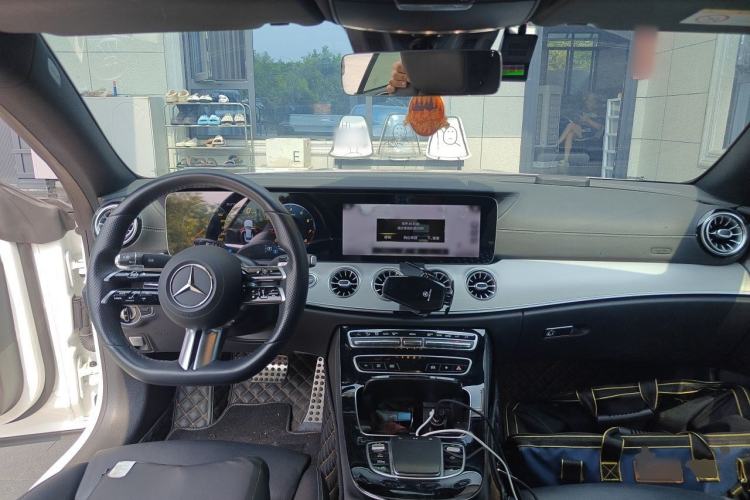 Used Mercedes-Benz E-Class 2021 E 300 Coupe Center Console