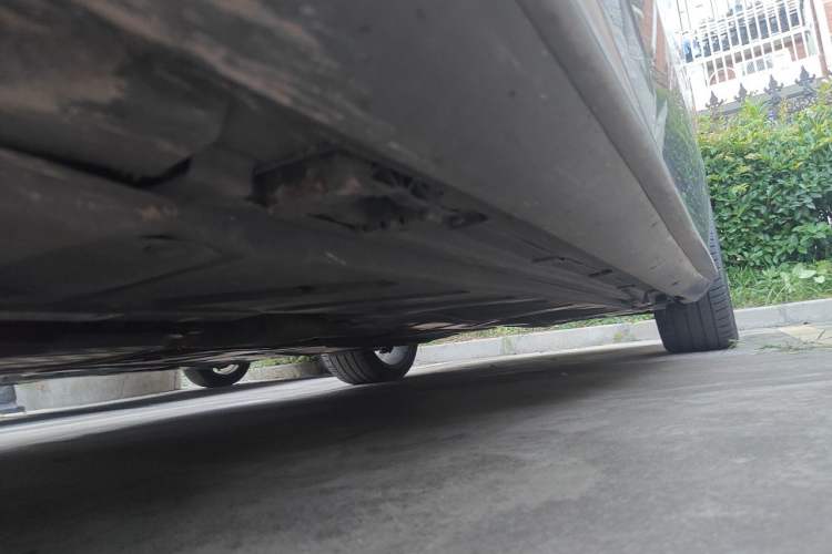 Used Mercedes-Benz E-Class 2021 E 300 L Sporty and Stylish Model Chassis Front Left