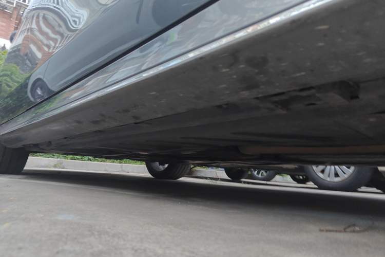 Used Mercedes-Benz E-Class 2021 E 300 L Sporty and Stylish Model Chassis Front Right