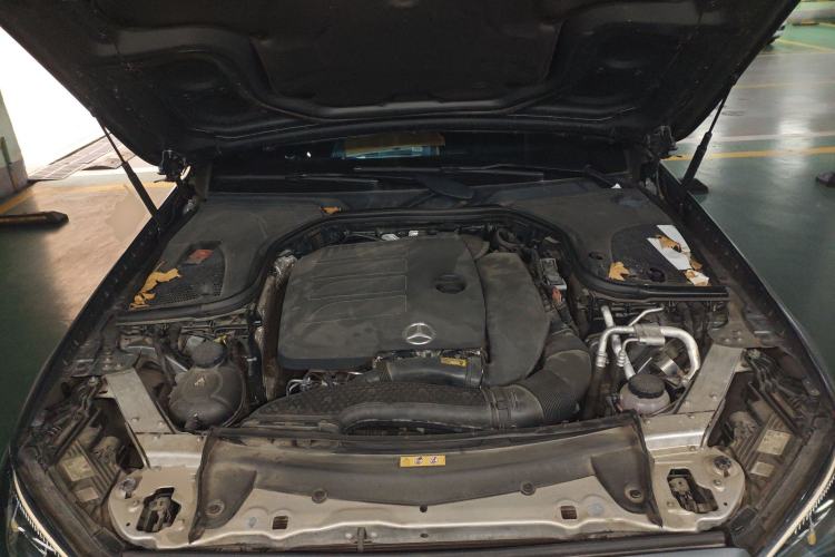 Used Mercedes-Benz E-Class 2021 E 260 Coupe Engine Bay