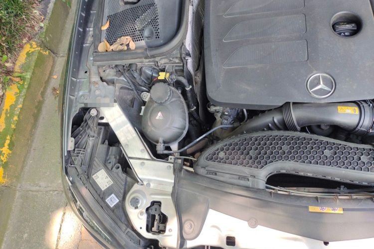 Used Mercedes-Benz E-Class 2021 E 260 Coupe Engine Bay Right