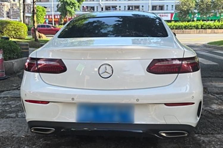 Used Mercedes-Benz E-Class 2021 E 260 Coupe Exterior 3