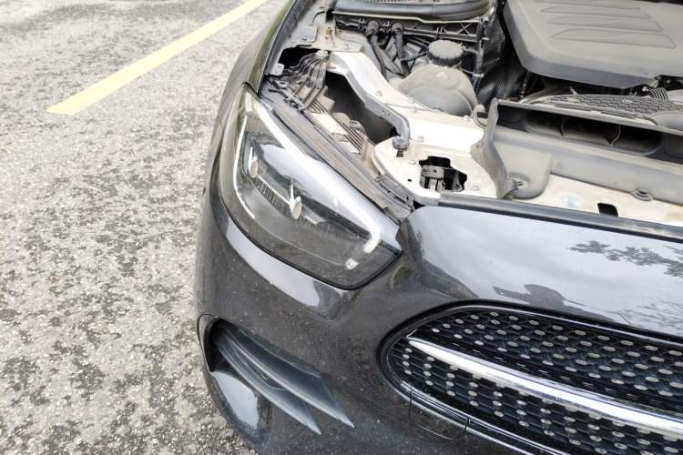 Used Mercedes-Benz E-Class 2021 Facelift E 260 Coupe Exterior 3