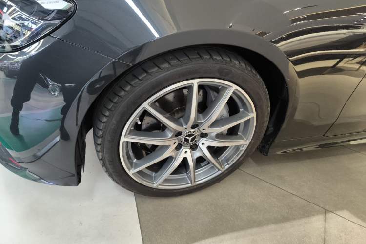 Used Mercedes-Benz E-Class 2021 Facelift E 260 Coupe Exterior 5