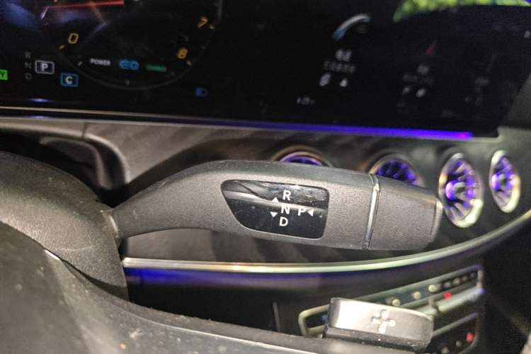 Used Mercedes-Benz E-Class 2021 E 260 Convertible Coupe Gear Lever