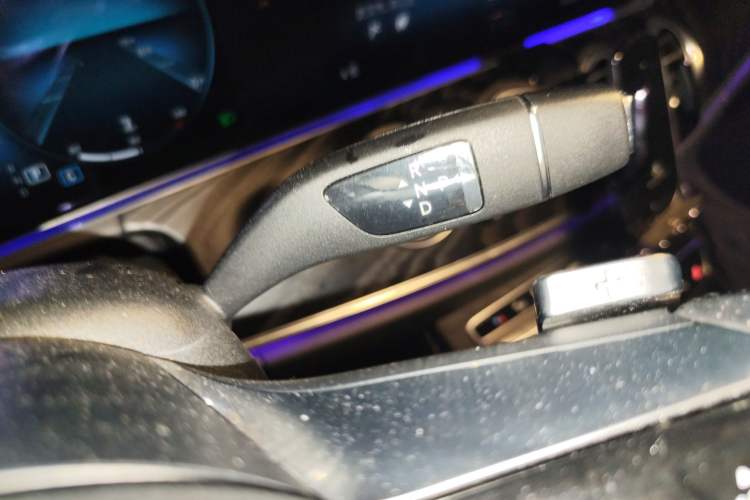 Used Mercedes-Benz E-Class 2021 Updated E 260 Fashion Sport Edition Gear Lever
