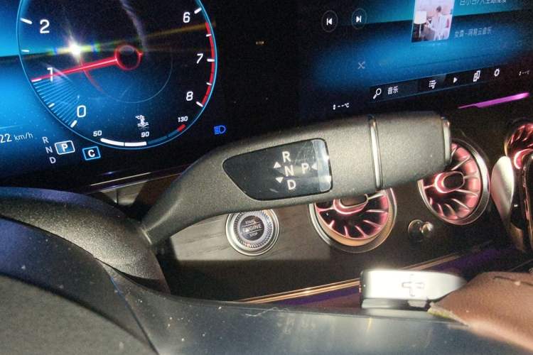 Used Mercedes-Benz E-Class 2021 Restyled E 300 L Sport Luxury Edition Gear Lever
