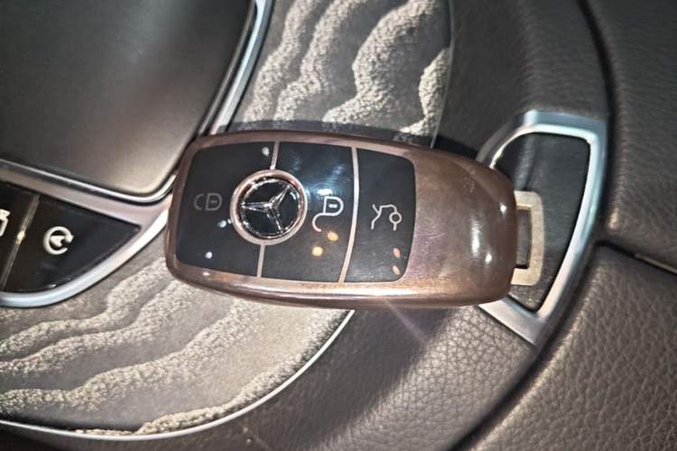 Used Mercedes-Benz E-Class 2021 E 260 Coupe Interior 1
