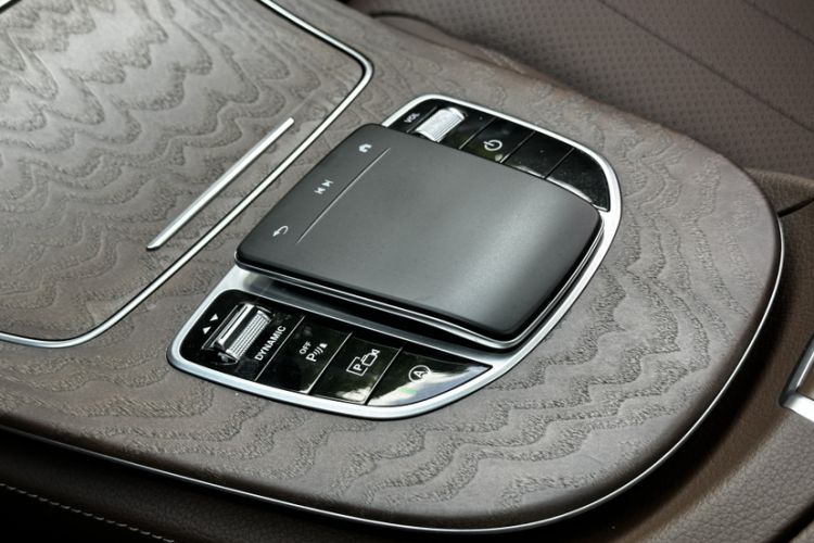 Used Mercedes-Benz E-Class 2021 E 300 L Stylish Model Interior 10