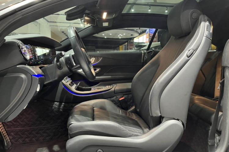 Used Mercedes-Benz E-Class 2021 E 260 Coupe Interior 2