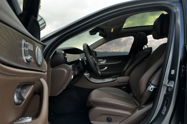 Used Mercedes-Benz E-Class 2021 E 300 L Stylish Model Interior 3