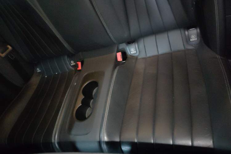 Used Mercedes-Benz E-Class 2021 E 260 Coupe Interior 4