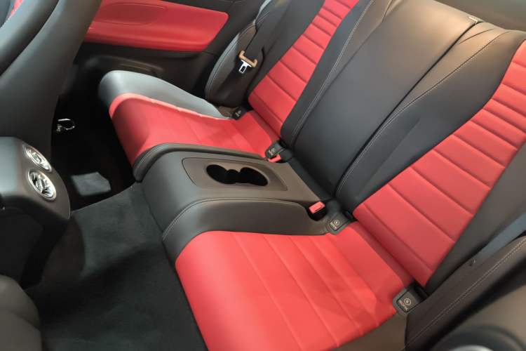 Used Mercedes-Benz E-Class 2021 Facelift E 260 Coupe Interior 4