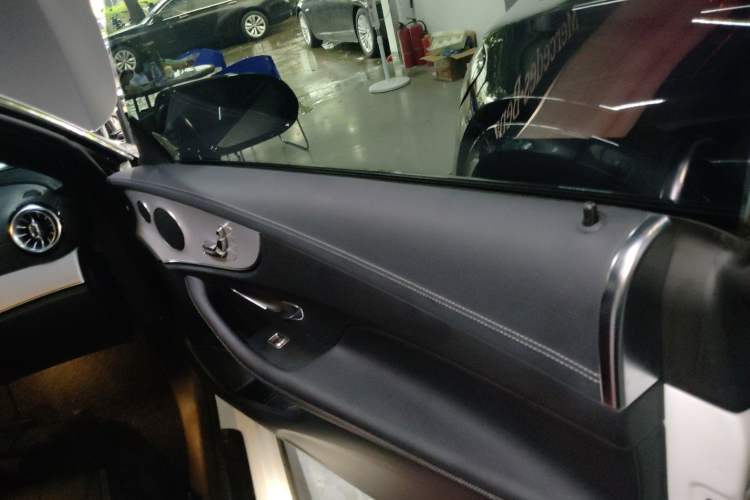 Used Mercedes-Benz E-Class 2021 E 260 Coupe Interior 5