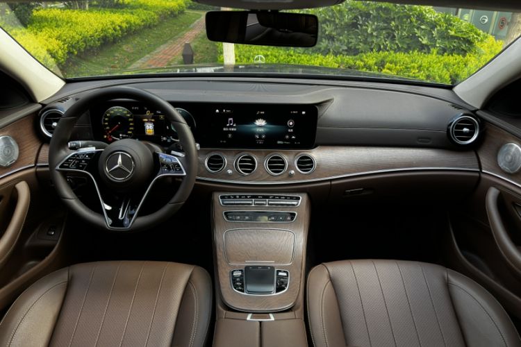 Used Mercedes-Benz E-Class 2021 E 300 L Stylish Model Interior 8