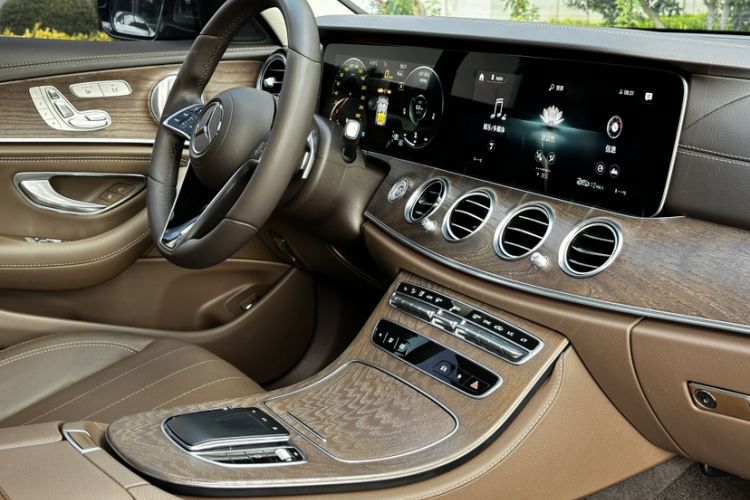 Used Mercedes-Benz E-Class 2021 E 300 L Stylish Model Interior 9