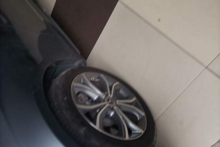 Used Mercedes-Benz E-Class 2021 E 300 L Sporty and Stylish Model Left Front Wheel Hub
