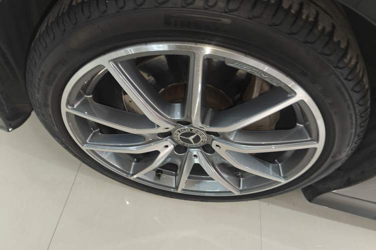 Used Mercedes-Benz E-Class 2021 E 260 Coupe Left Front Wheel Hub