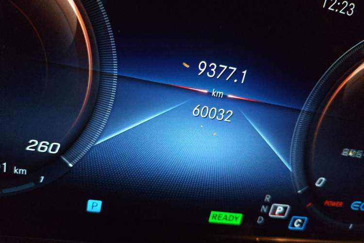 Used Mercedes-Benz E-Class 2021 E 260 Coupe Odometer Close Up