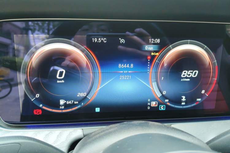 Used Mercedes-Benz E-Class 2021 Facelift E 260 Coupe Odometer Close Up
