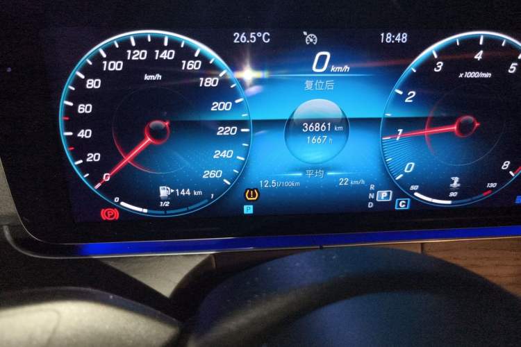 Used Mercedes-Benz E-Class 2021 Restyled E 300 L Sport Luxury Edition Odometer Close Up