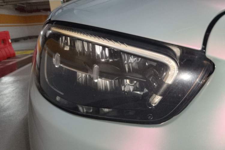 Used Mercedes-Benz E-Class 2021 Restyled E 300 L Sport Luxury Edition Right Front Headlight