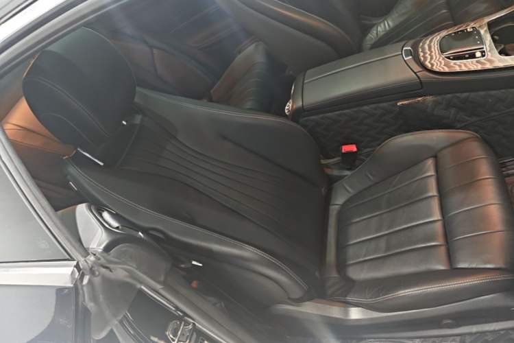 Used Mercedes-Benz E-Class 2021 E 260 Coupe Right Front Seat