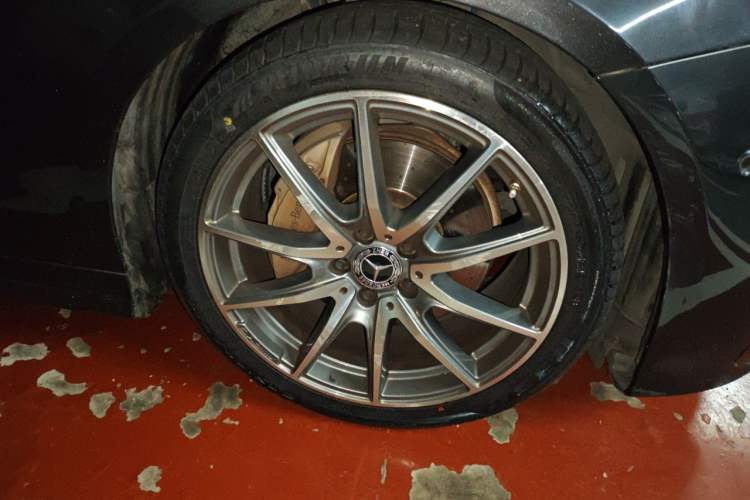 Used Mercedes-Benz E-Class 2021 E 260 Coupe Right Front Wheel Hub