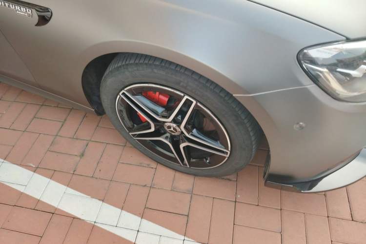 Used Mercedes-Benz E-Class 2021 Updated E 260 Fashion Sport Edition Right Front Wheel Hub
