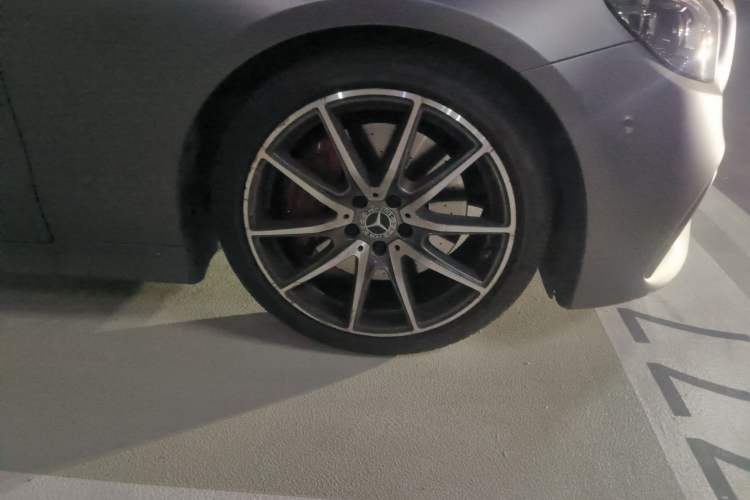 Used Mercedes-Benz E-Class 2021 E 300 Coupe Right Front Wheel Hub