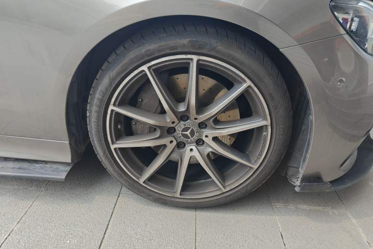 Used Mercedes-Benz E-Class 2021 E 300 Coupe Right Front Wheel Hub
