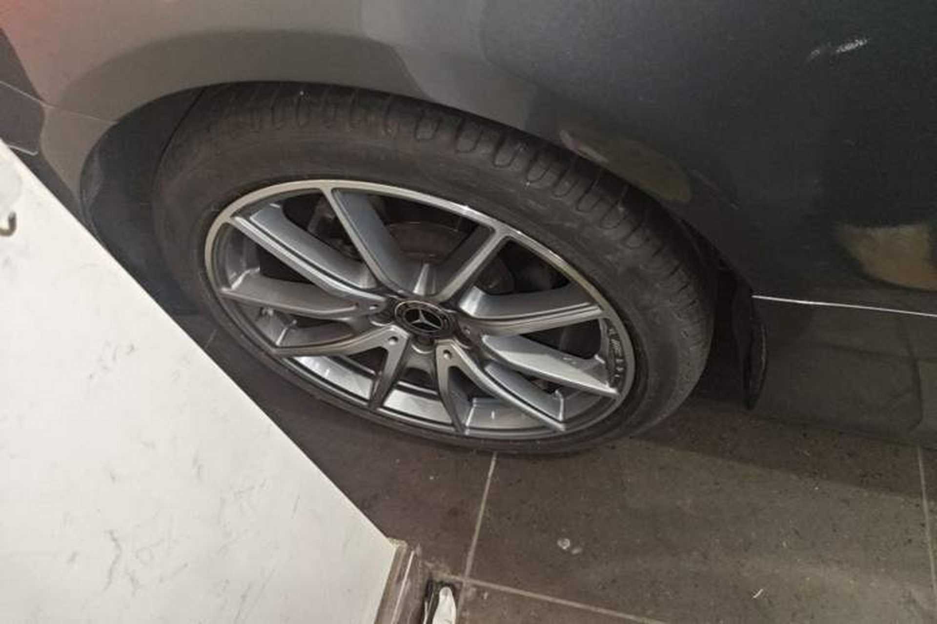 Used Mercedes-Benz E-Class 2021 E 260 Convertible Coupe Right Rear Wheel Hub