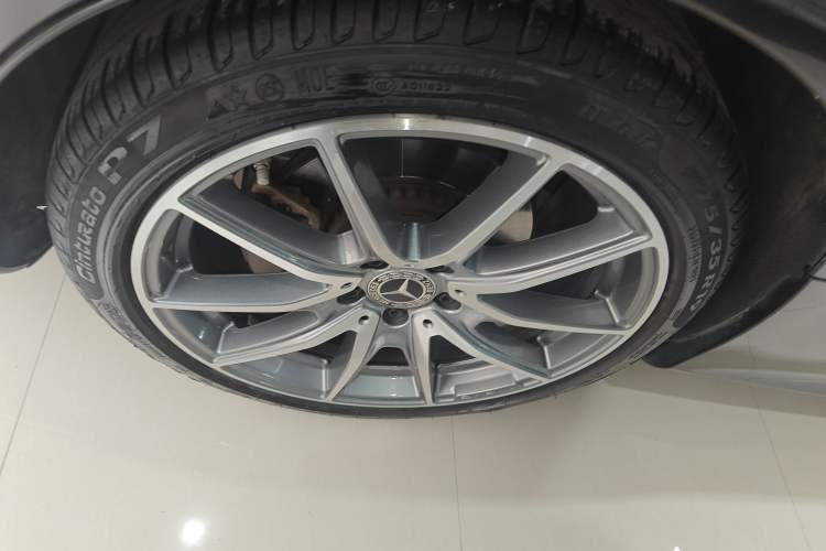 Used Mercedes-Benz E-Class 2021 E 260 Coupe Right Rear Wheel Hub