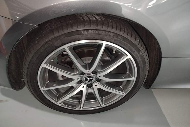 Used Mercedes-Benz E-Class 2021 Facelift E 260 Coupe Right Rear Wheel Hub