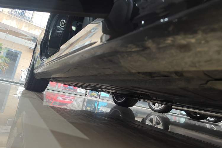 Used Mercedes-Benz E-Class 2021 E 260 Coupe Right Side Sill