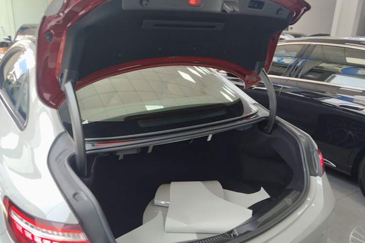 Used Mercedes-Benz E-Class 2021 E 260 Coupe Trunk