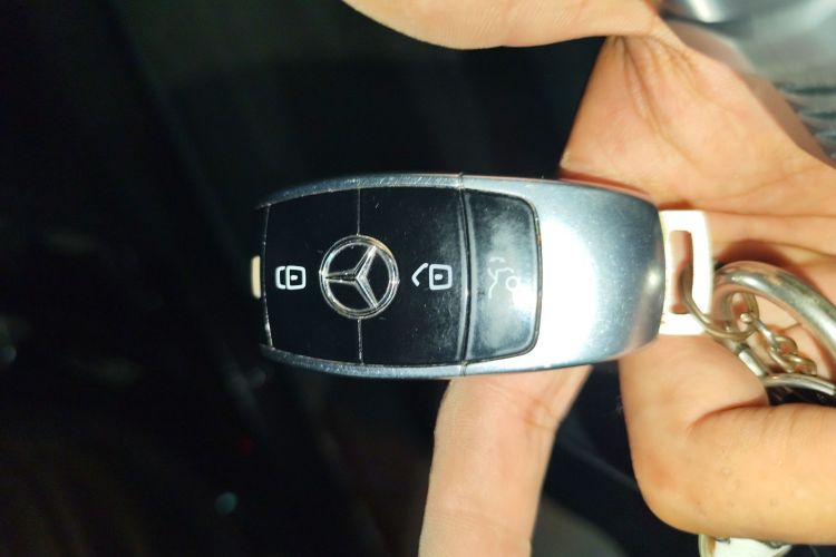 Used Mercedes-Benz E-Class 2021 Updated E 260 Fashion Sport Edition Vehicle Key