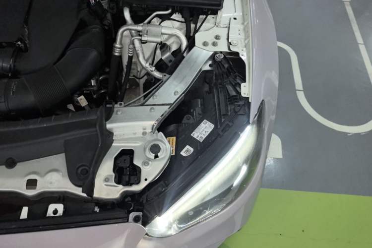 Used Mercedes-Benz E-Class 2021 Facelift E 260 Coupe Engine Bay Left
