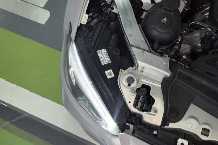 Used Mercedes-Benz E-Class 2021 Facelift E 260 Coupe Engine Bay Right