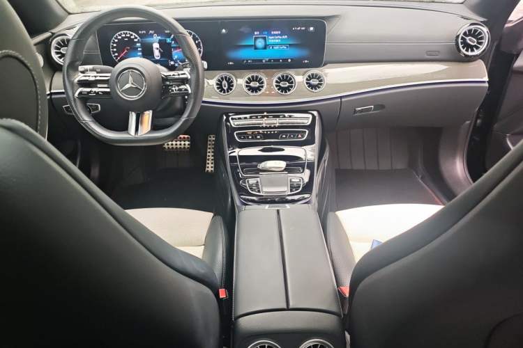 Used Mercedes-Benz E-Class 2021 Facelift E 260 4MATIC Coupe Audio And AC Panel
