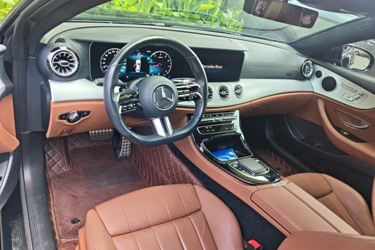 Used Mercedes-Benz E-Class 2021 E 300 Coupe Center Console