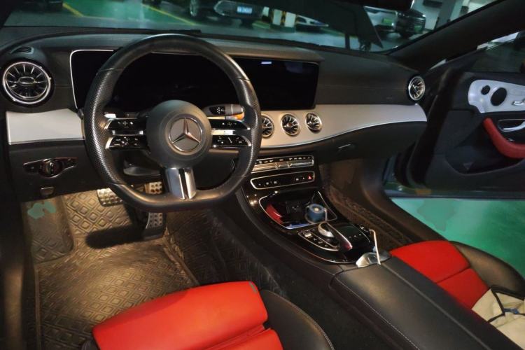 Used Mercedes-Benz E-Class 2021 E 260 Convertible Coupe Center Console