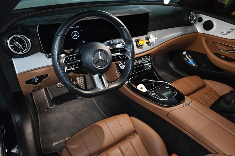 Used Mercedes-Benz E-Class 2021 Facelift E 260 Coupe Center Console