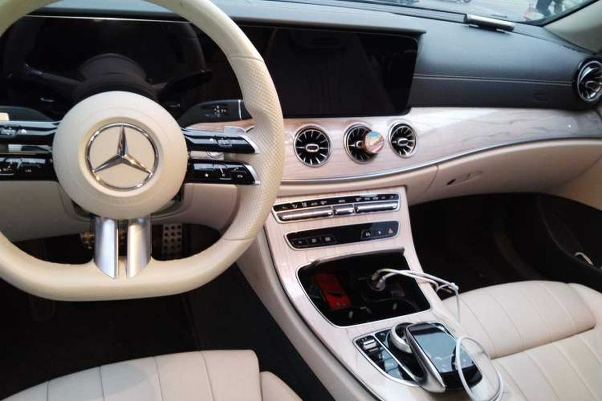 Used Mercedes-Benz E-Class 2021 Restyled E 260 4MATIC Convertible Coupe Center Console