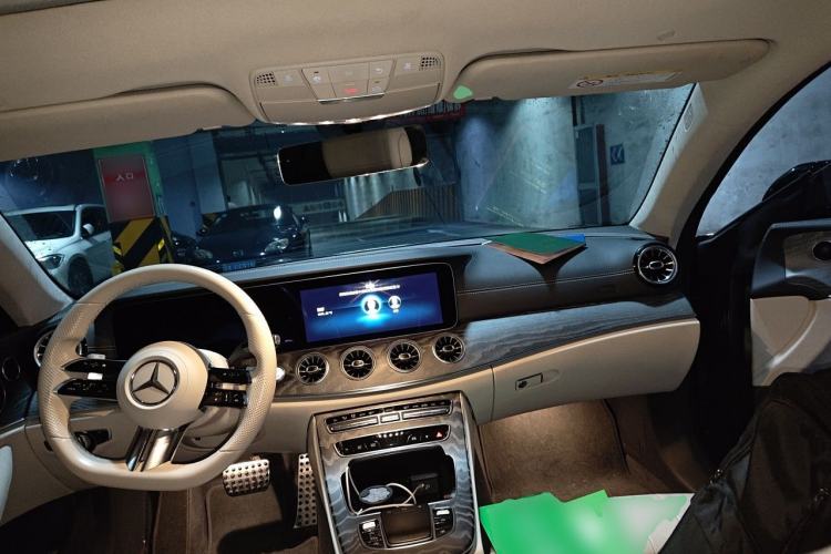 Used Mercedes-Benz E-Class 2021 E 260 Coupe Center Console