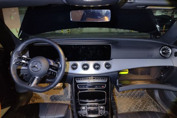 Used Mercedes-Benz E-Class 2021 E 260 Coupe Center Console