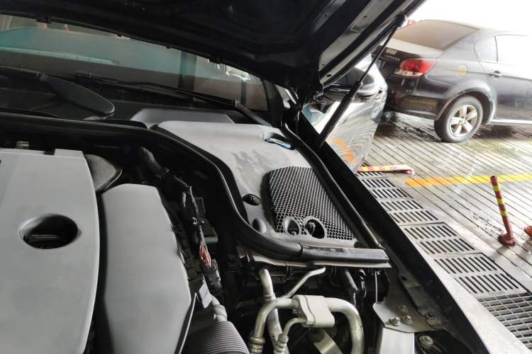 Used Mercedes-Benz E-Class 2021 E 260 Coupe Engine Bay Left