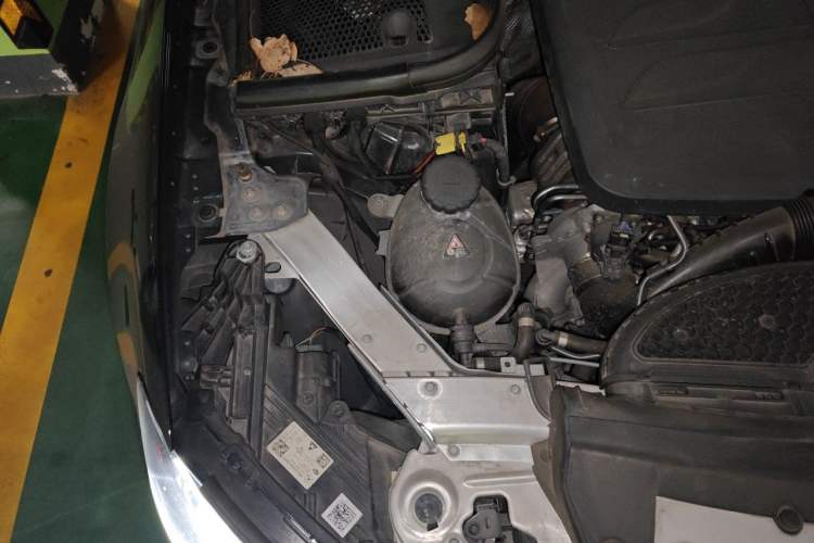 Used Mercedes-Benz E-Class 2021 Facelift E 260 Coupe Engine Bay Right