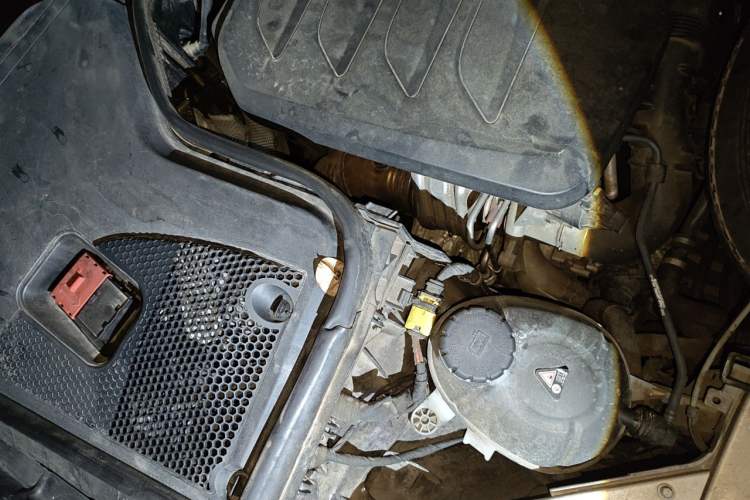 Used Mercedes-Benz E-Class 2021 E 260 Coupe Engine Bay Right